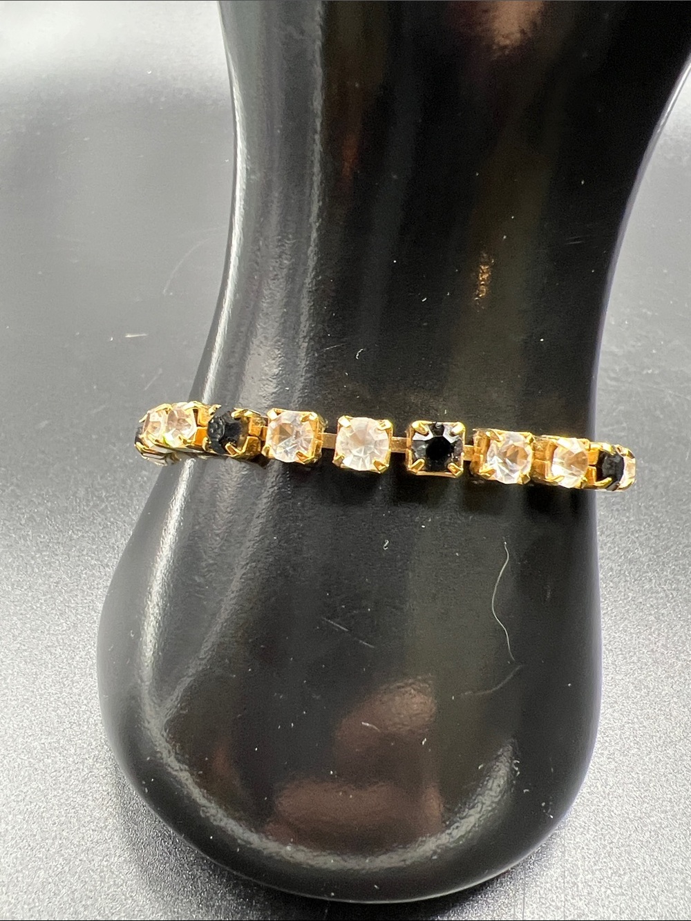 Vintage Trifari Black & Clear Rhinestone Tennis Bracelet Gold Tone 7.75” - Picture 4 of 10